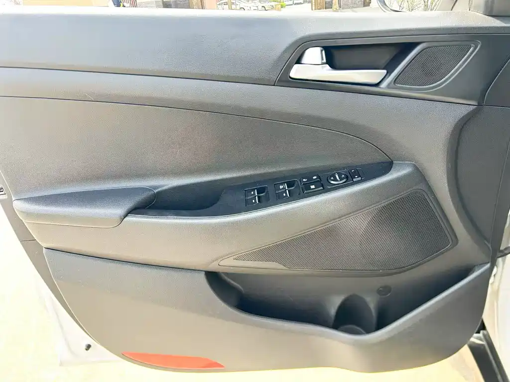 Hyundai Tucson 2017 — фото 12