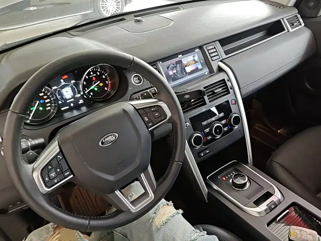 Land Rover Discovery Sport 2018 — фото 10