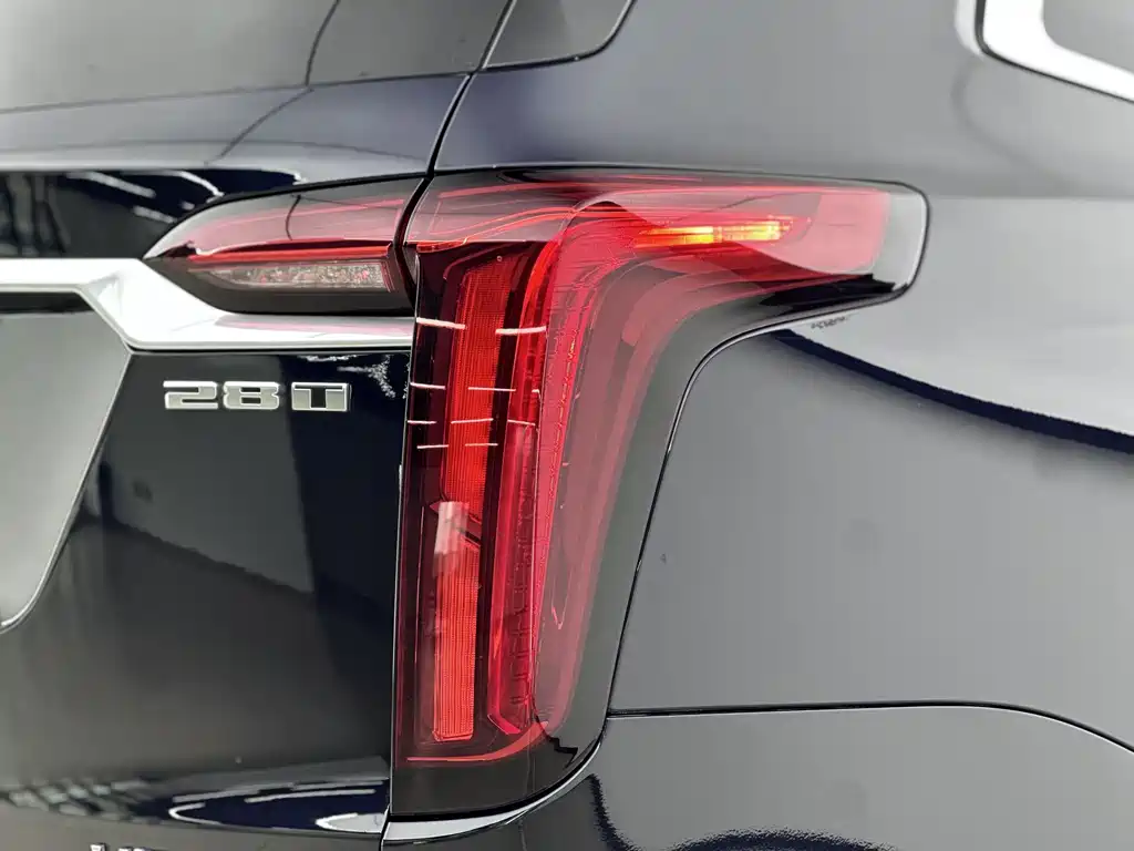 Cadillac XT6 2021 — фото 15