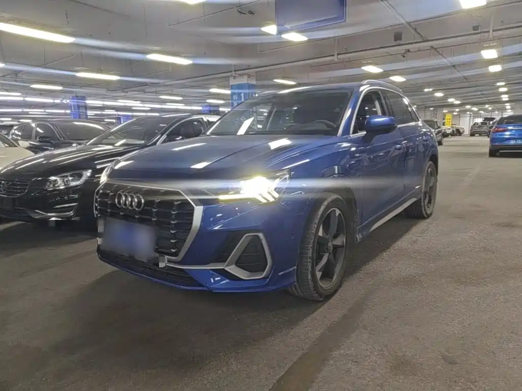 Audi Q3 2021 — фото 1