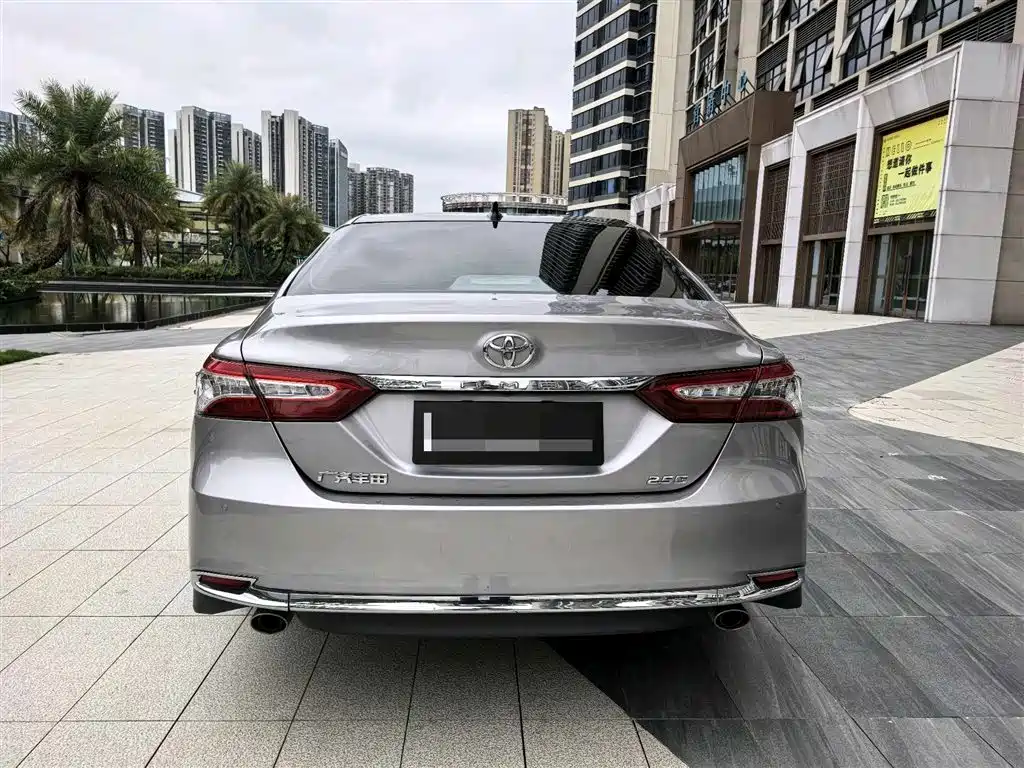 Toyota Camry 2023 — фото 8