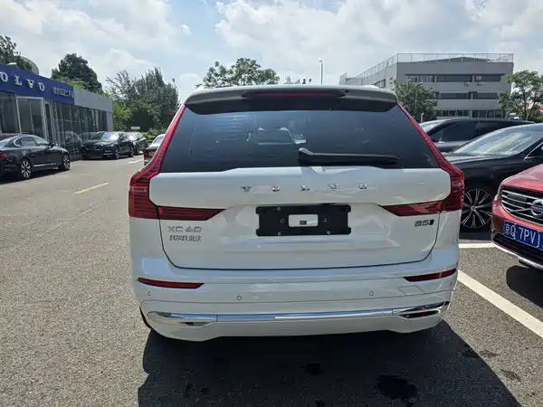 Volvo XC60 2022