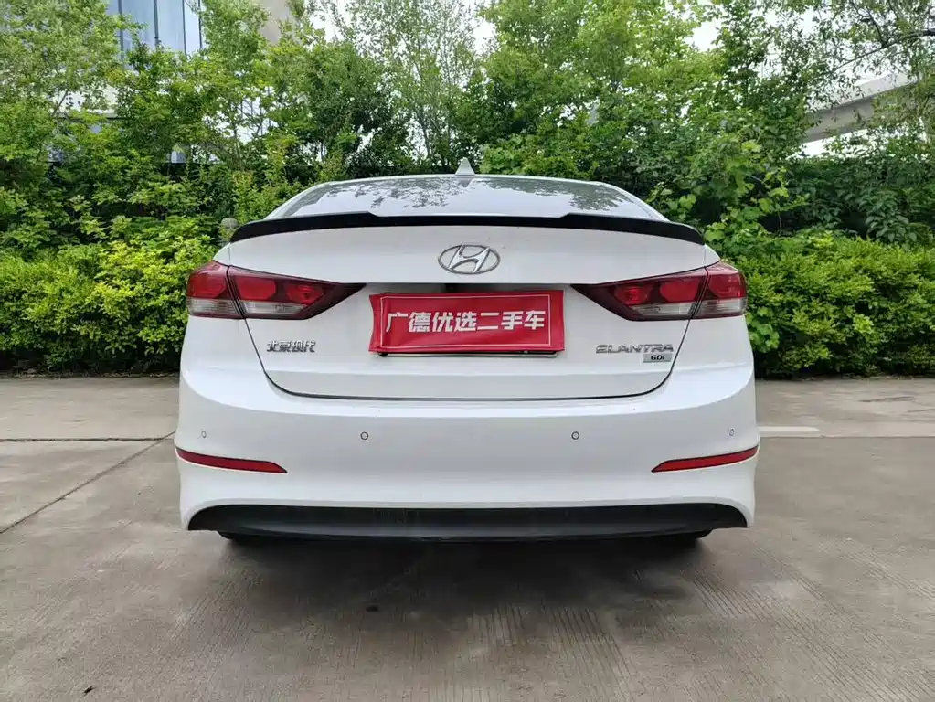 Hyundai Elantra 2018 — фото 13
