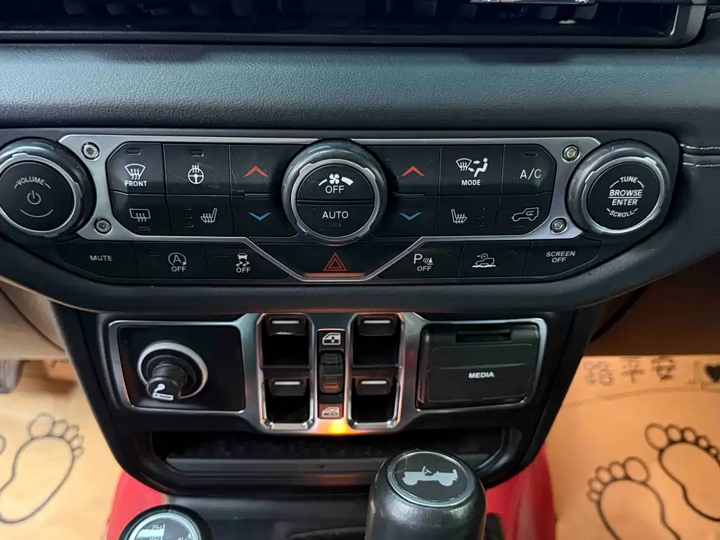 Jeep Wrangler 2024 — фото 12