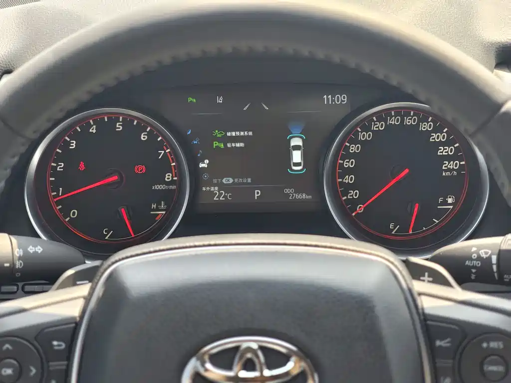 Toyota Camry 2022 — фото 25