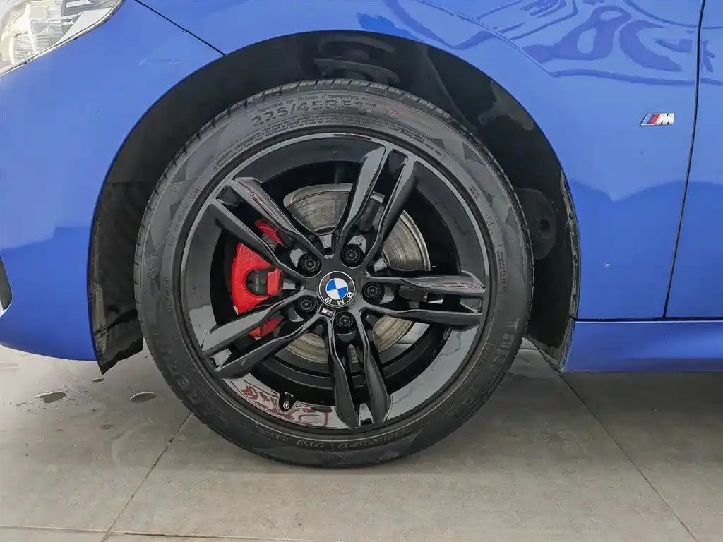 BMW 1 Series 2019 — фото 17