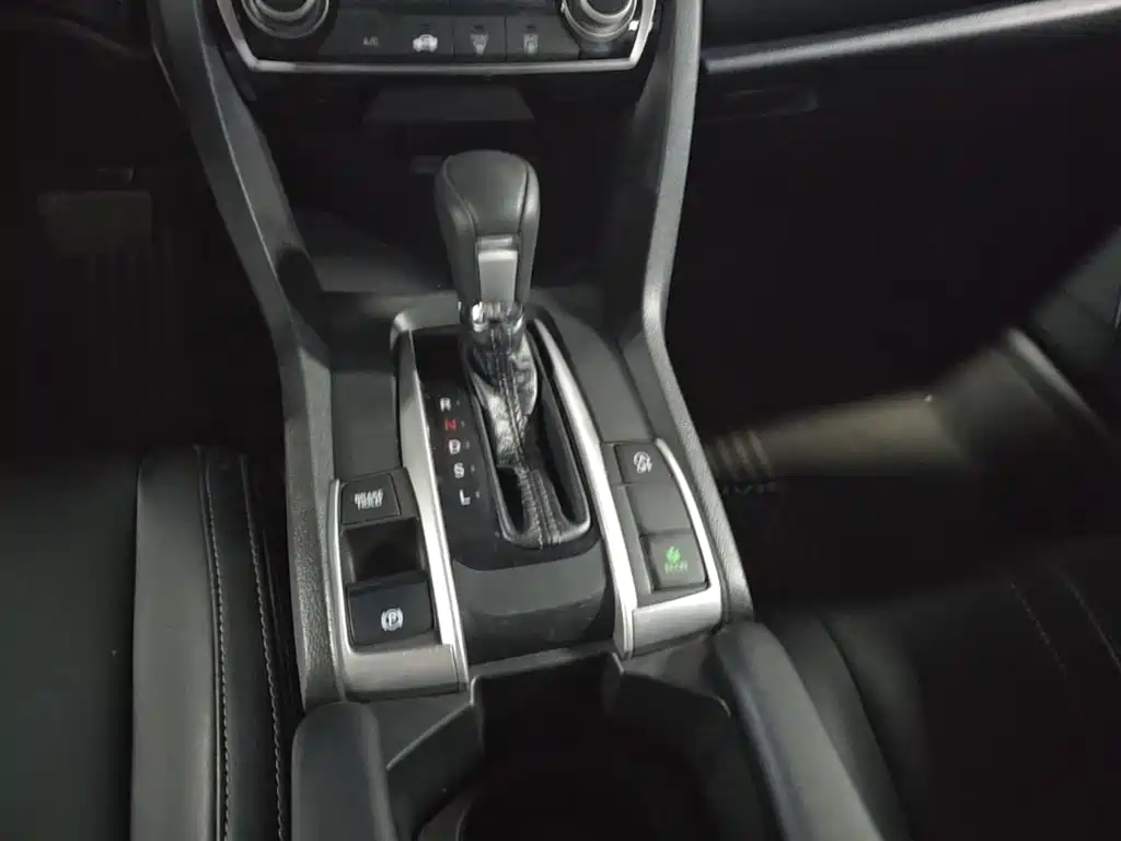 Honda Civic 2018 — фото 14