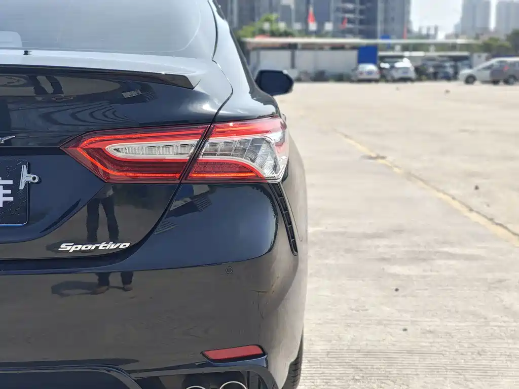 Toyota Camry 2022 — фото 10
