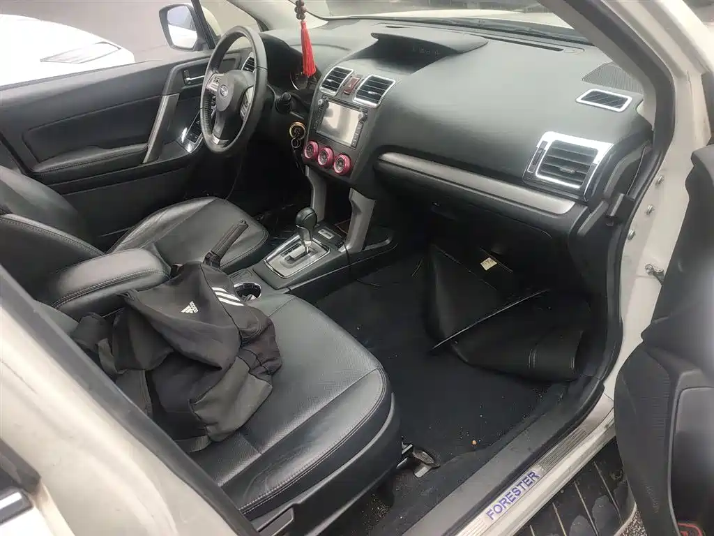 Subaru Forester 2015 — фото 21