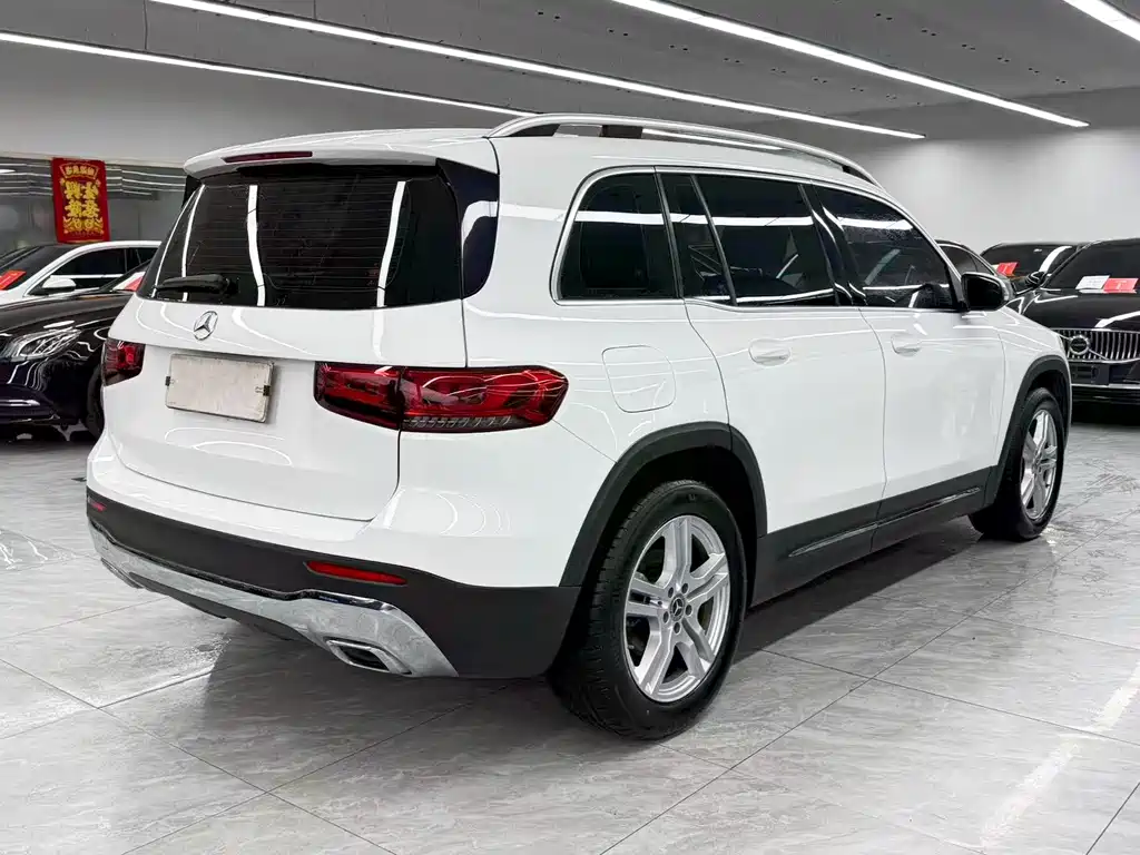 Mercedes-Benz GLB 2023 — фото 6
