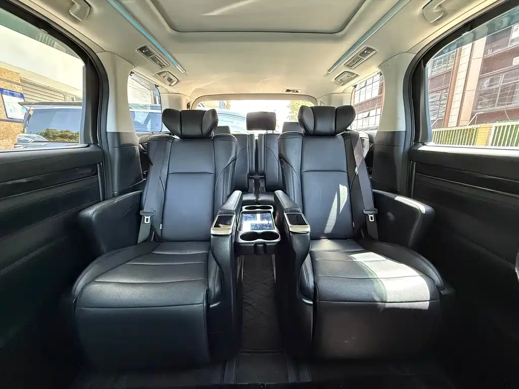 Toyota Vellfire 2019 — фото 12