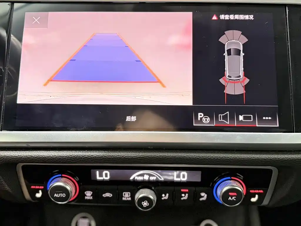 Audi Q3 2022 — фото 11