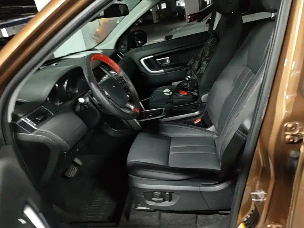 Land Rover Discovery Sport 2017 — фото 15