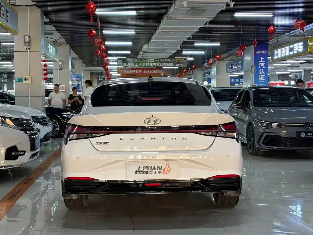 Hyundai Elantra 2022