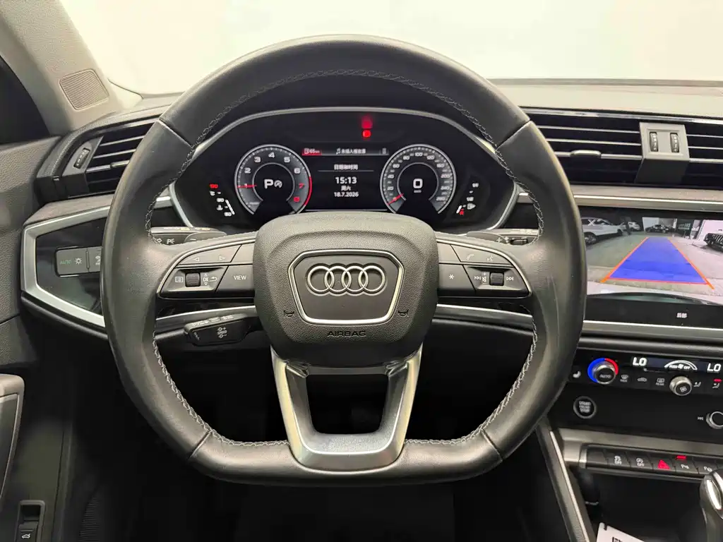 Audi Q3 2023 — фото 18