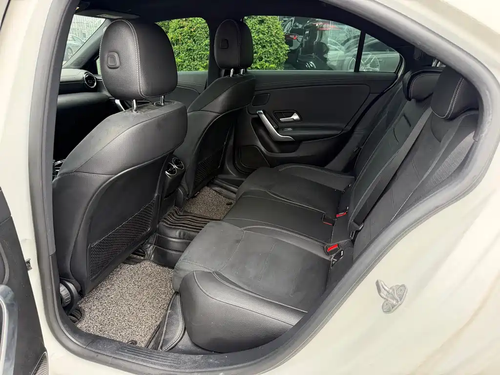 Mercedes-Benz A-Class 2019 — фото 16