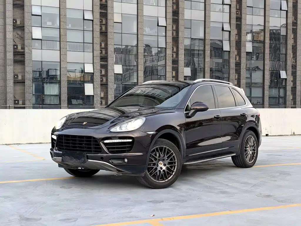 Porsche Cayenne 2014 — фото 1