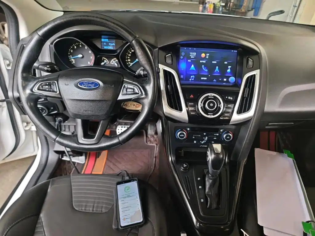 Ford Focus 2016 — фото 10