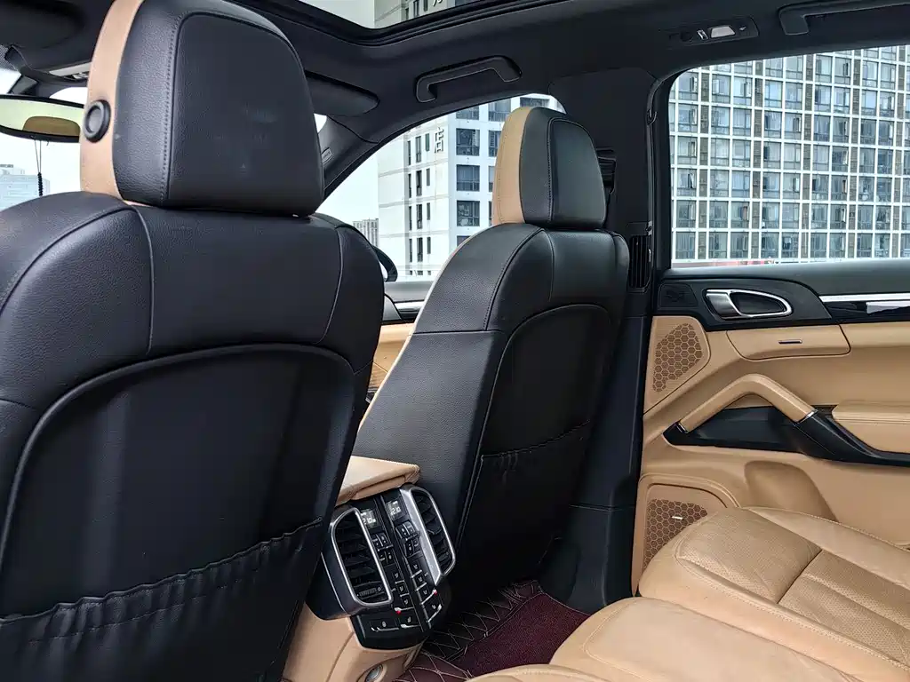 Porsche Cayenne 2014 — фото 11