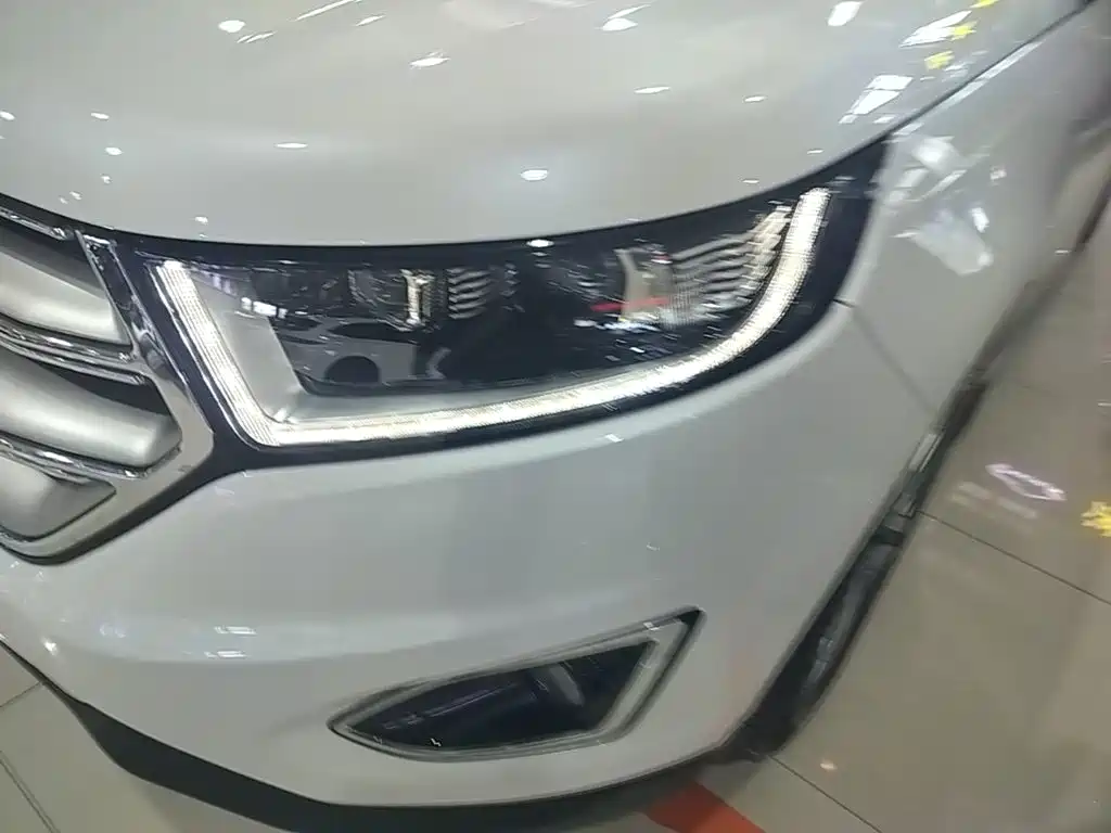 Ford Edge 2019 — фото 15