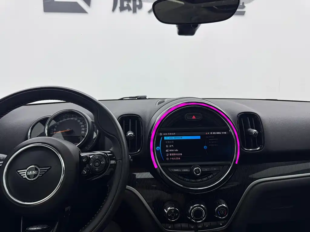 MINI Countryman 2020 — фото 11