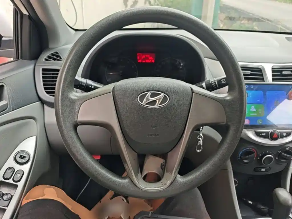 Hyundai Accent 2016 — фото 11