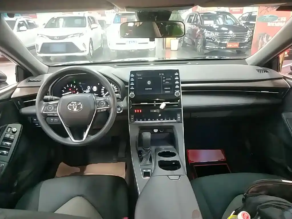 Toyota Avalon 2020 — фото 10