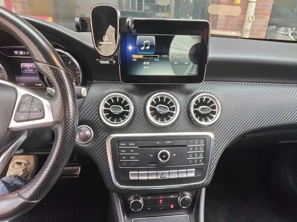 Mercedes-Benz A-Class 2017 — фото 13
