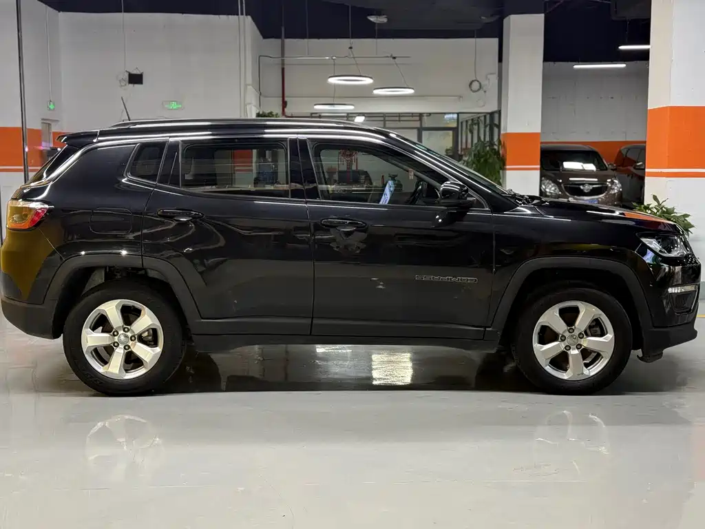 Jeep Compass 2020 — фото 8