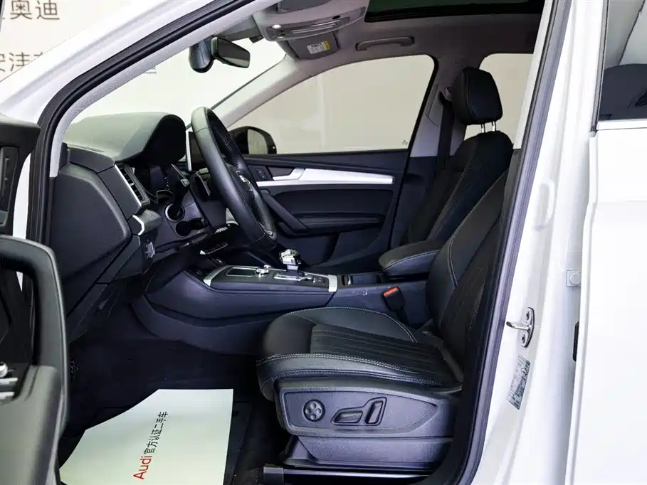 Audi Q5L 2020 — фото 11