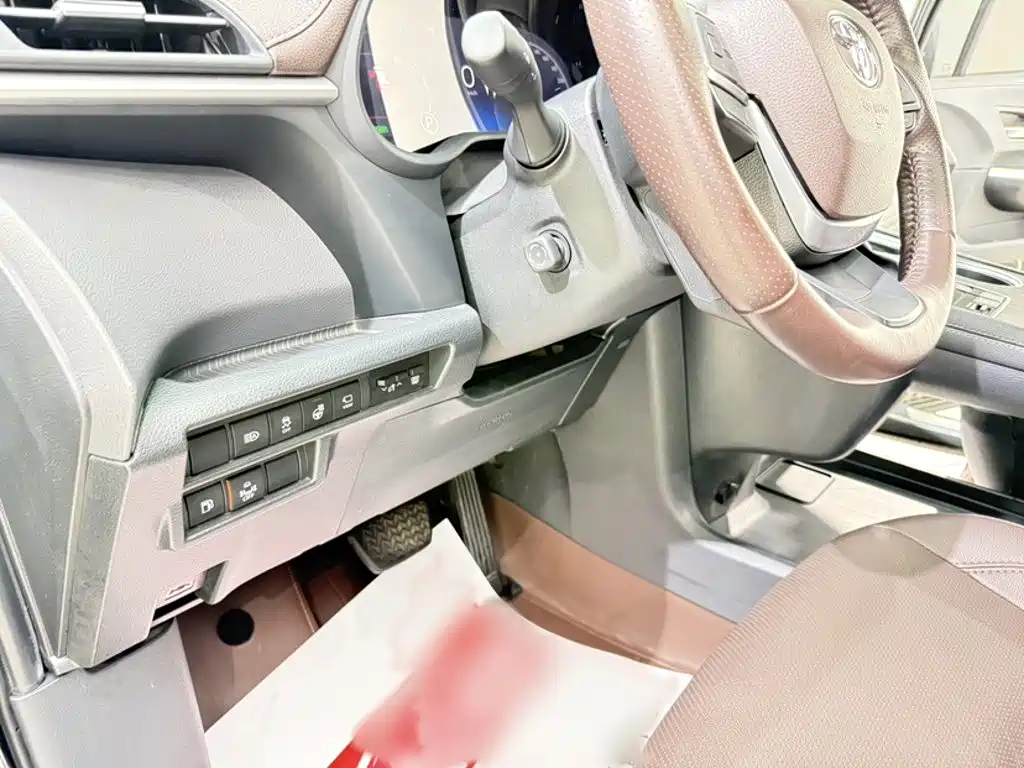 Toyota Sienna 2023 — фото 20