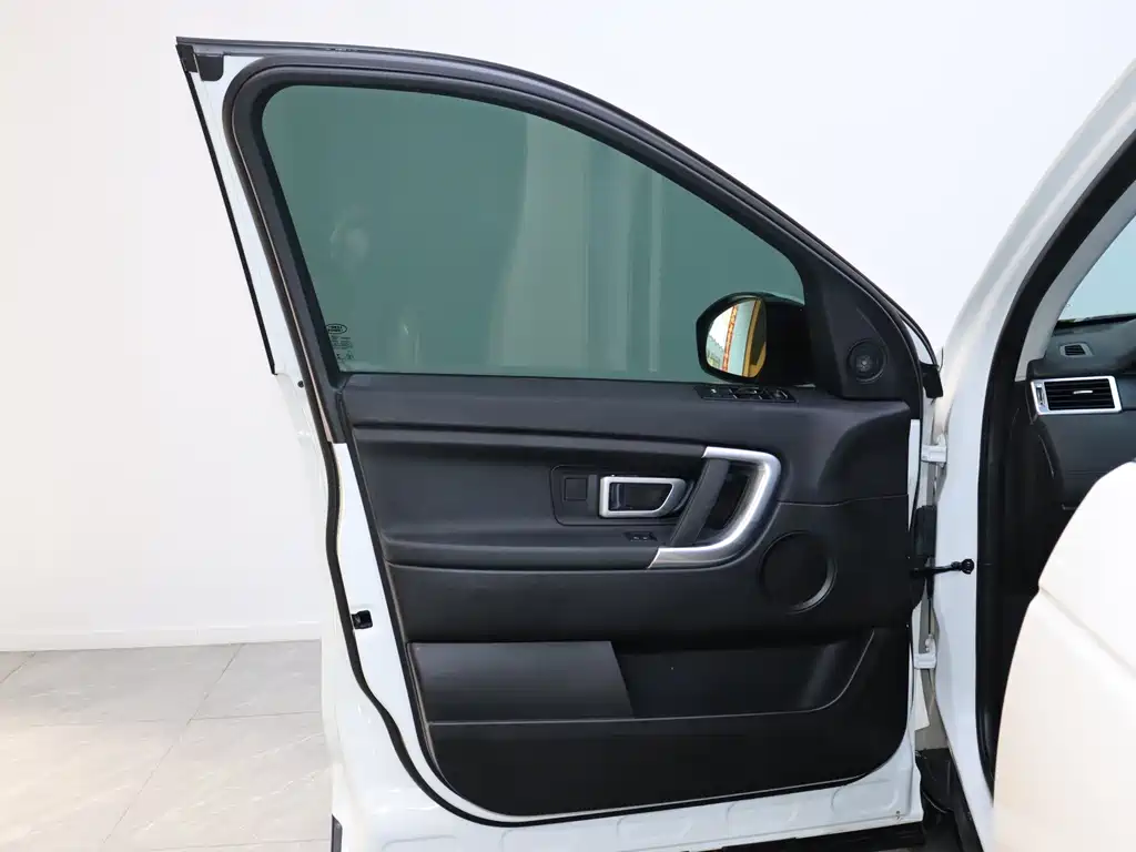 Land Rover Discovery Sport 2018 — фото 11