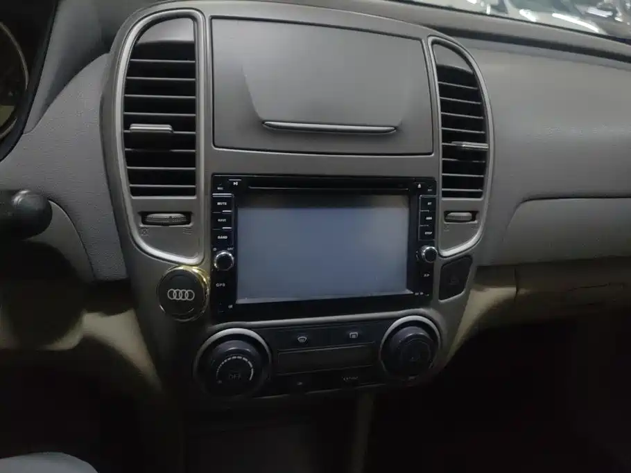 Nissan Sylphy 2015 — фото 13