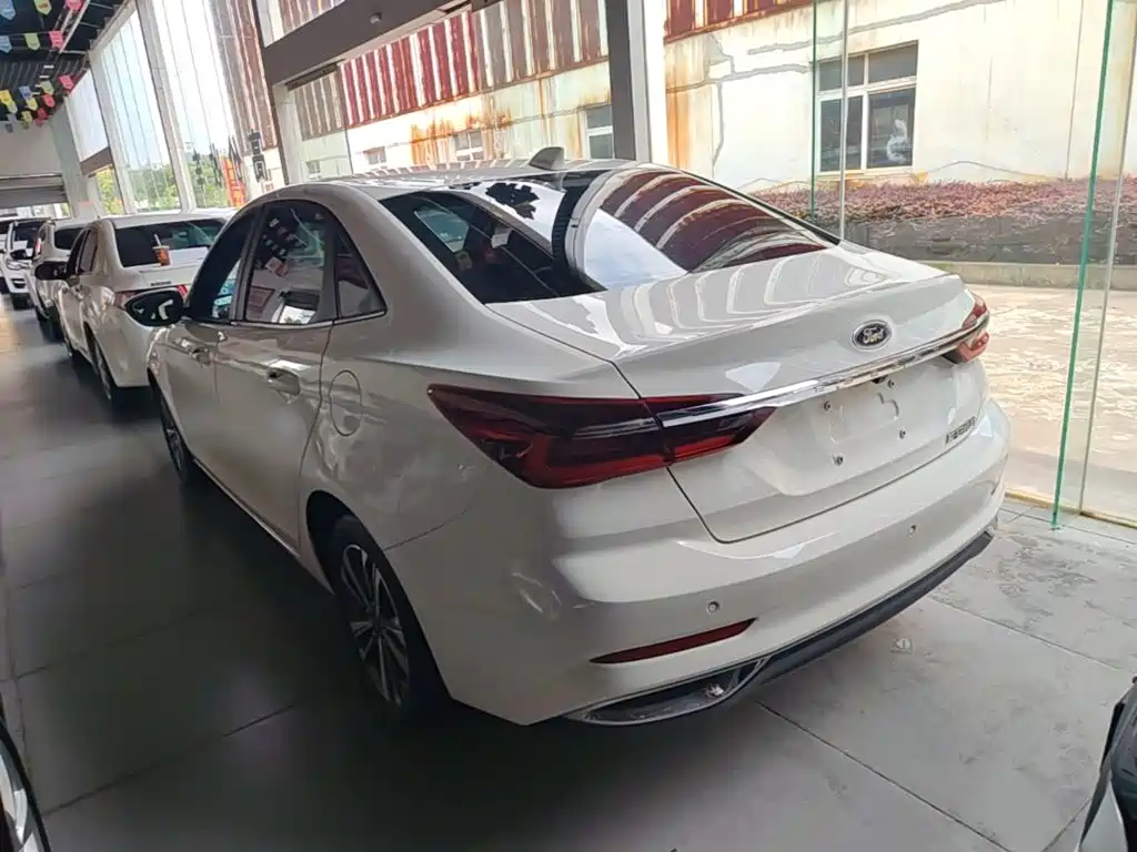 Ford Escort 2021