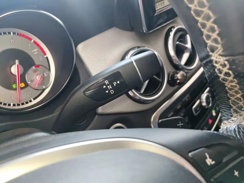 Mercedes-Benz GLA 2015 — фото 10