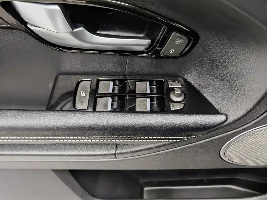 Land Rover Range Rover Evoque 2015 — фото 9
