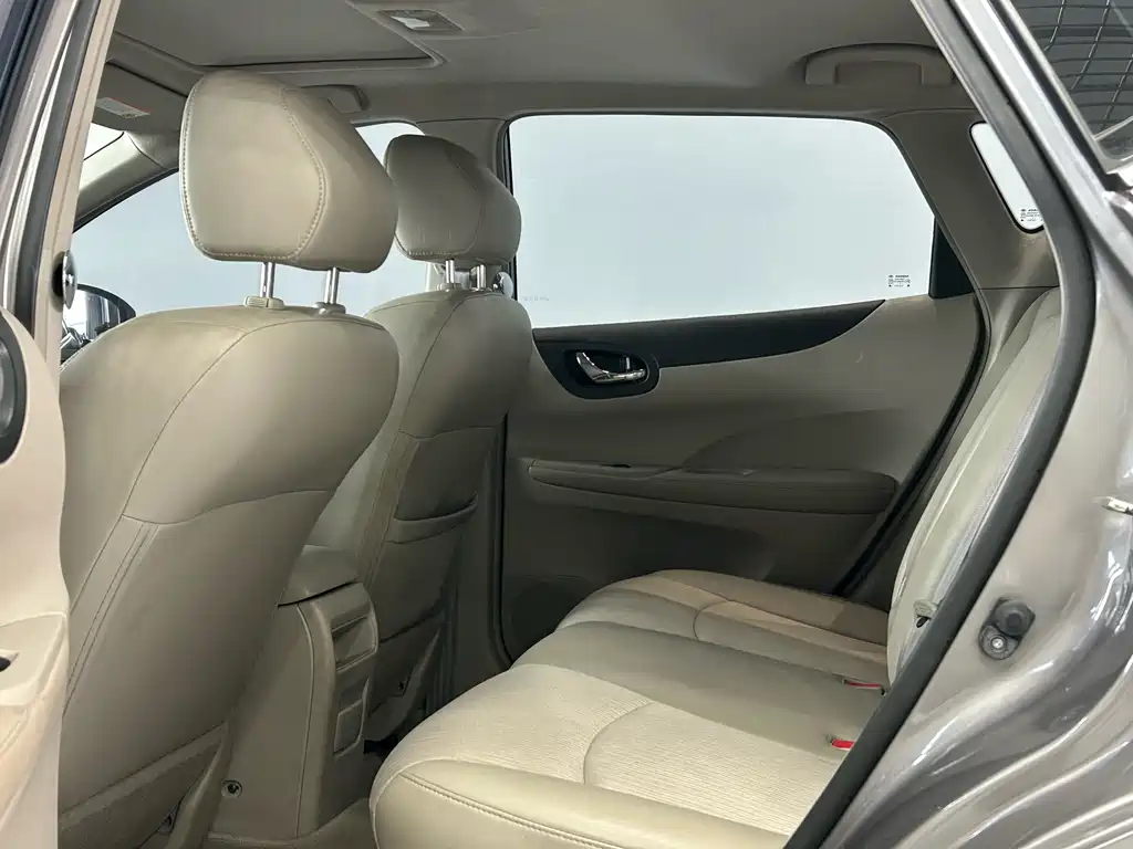 Nissan Tiida 2014