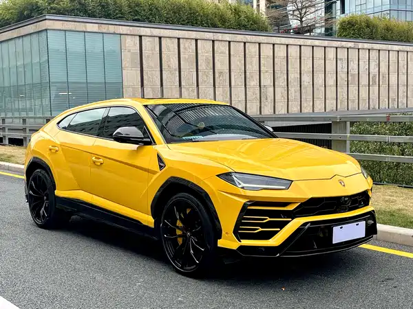 Lamborghini Urus 2021