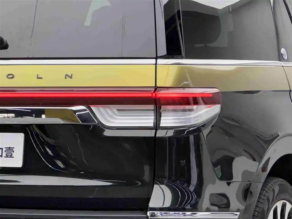 Lincoln Navigator 2022 — фото 21