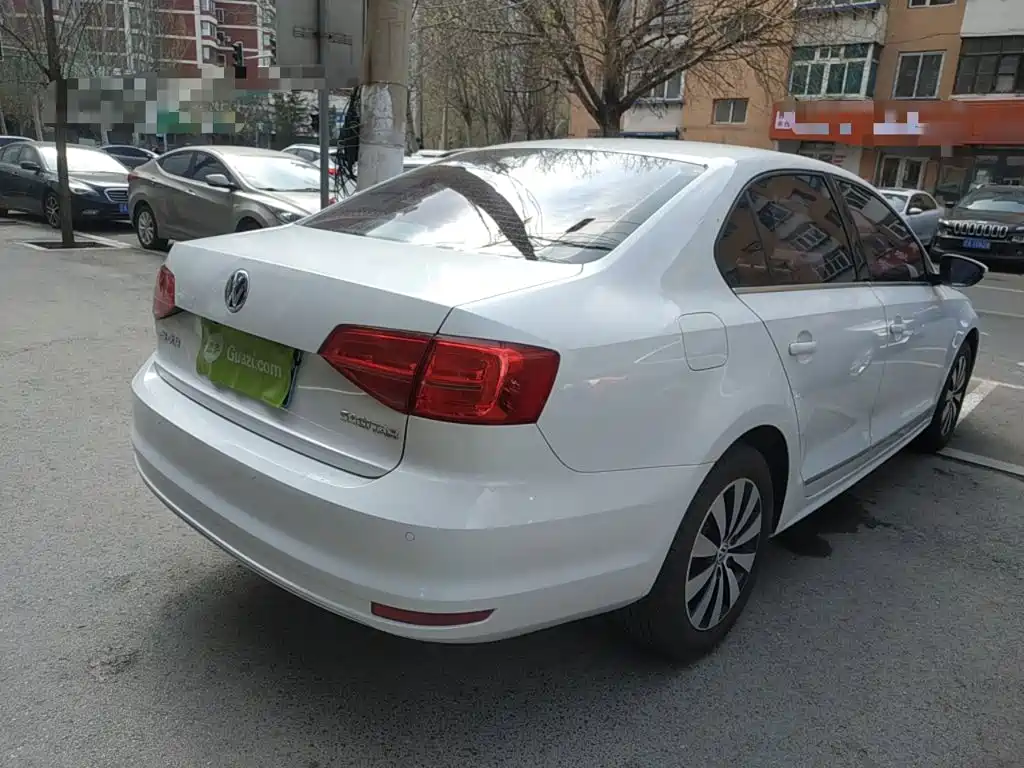 Volkswagen Sagitar 2018