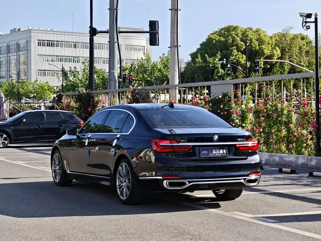 BMW 7 Series 2016 — фото 6