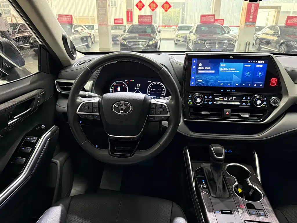 Toyota Highlander 2022 — фото 11
