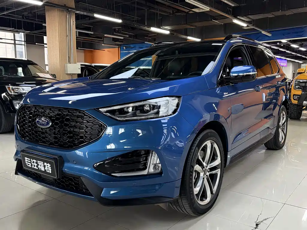 Ford Edge 2019 — фото 1