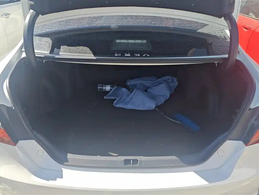 Toyota Camry 2015 — фото 4