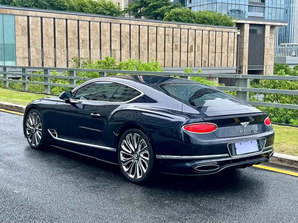 Bentley Continental 2020 — фото 4