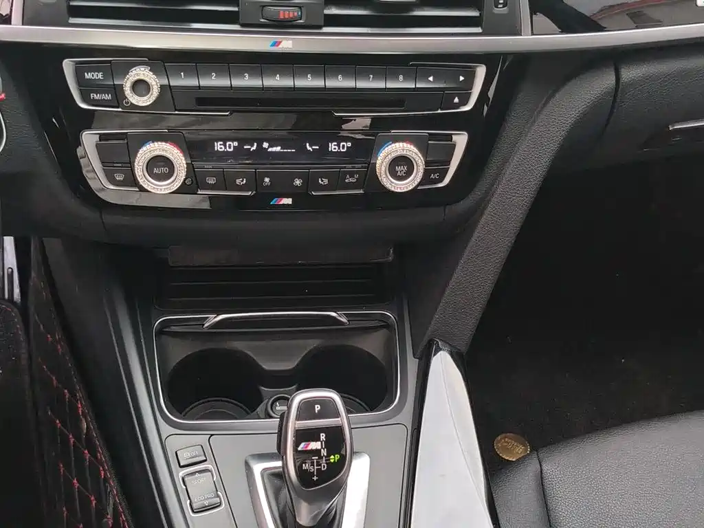 BMW 3 Series 2017 — фото 14