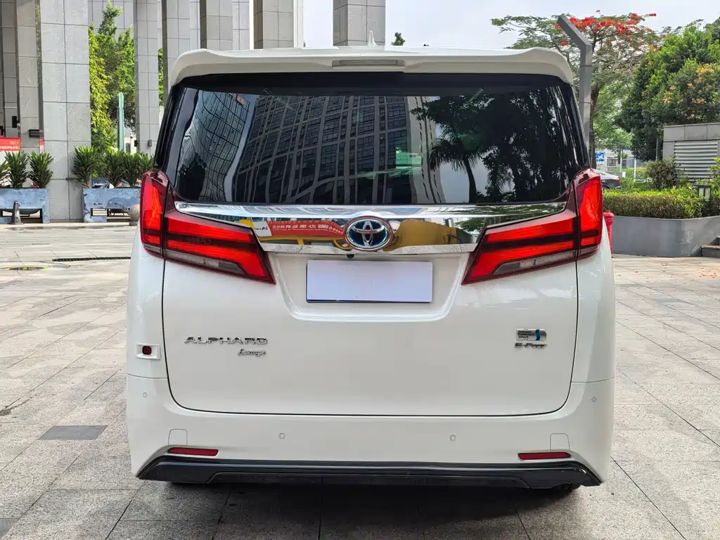 Toyota Alphard 2021 — фото 14