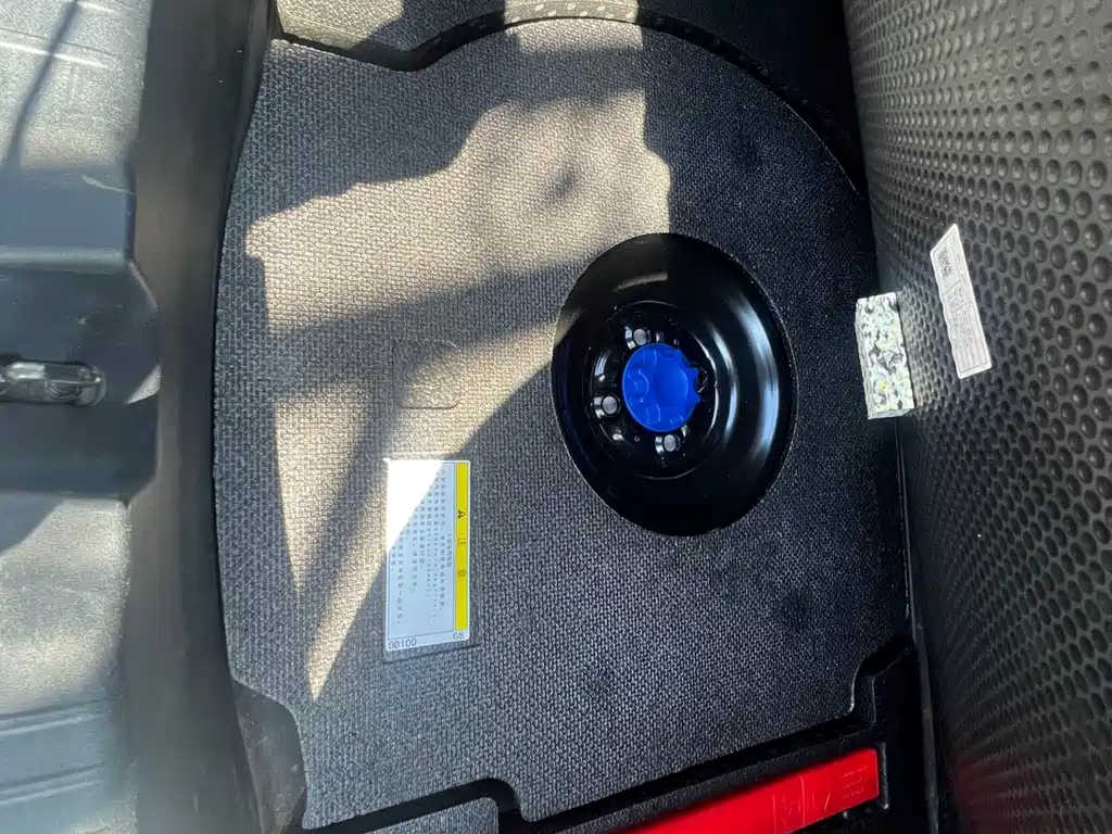 Toyota Yaris L 2022 — фото 15