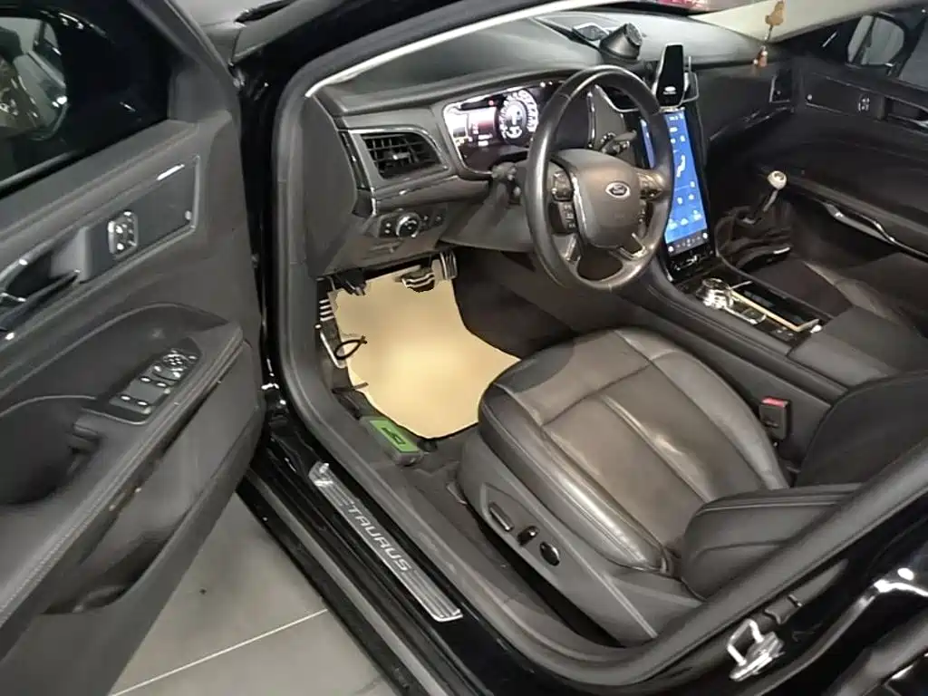 Ford Taurus 2022 — фото 16