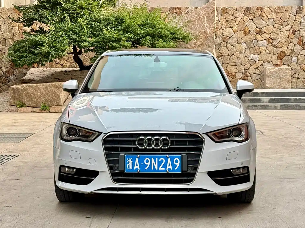 Audi A3 2015 — фото 2